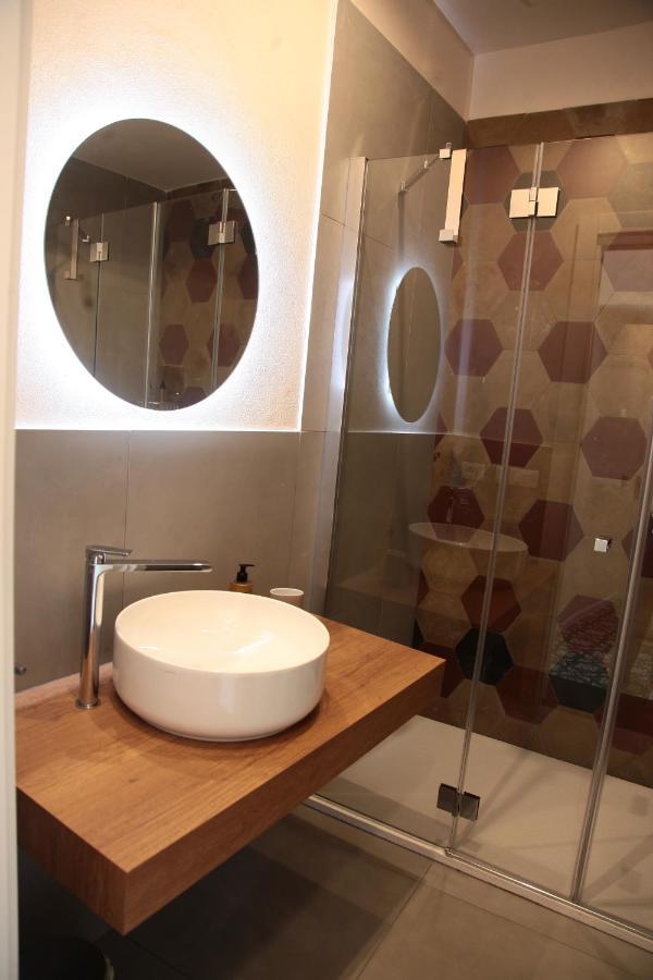 Double Room with Private Bathroom,1466189693:JPEG